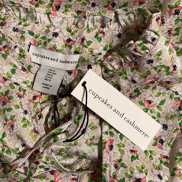 S Cupcakes and Cashmere Blouse C05 6251 - Picture 5 of 6